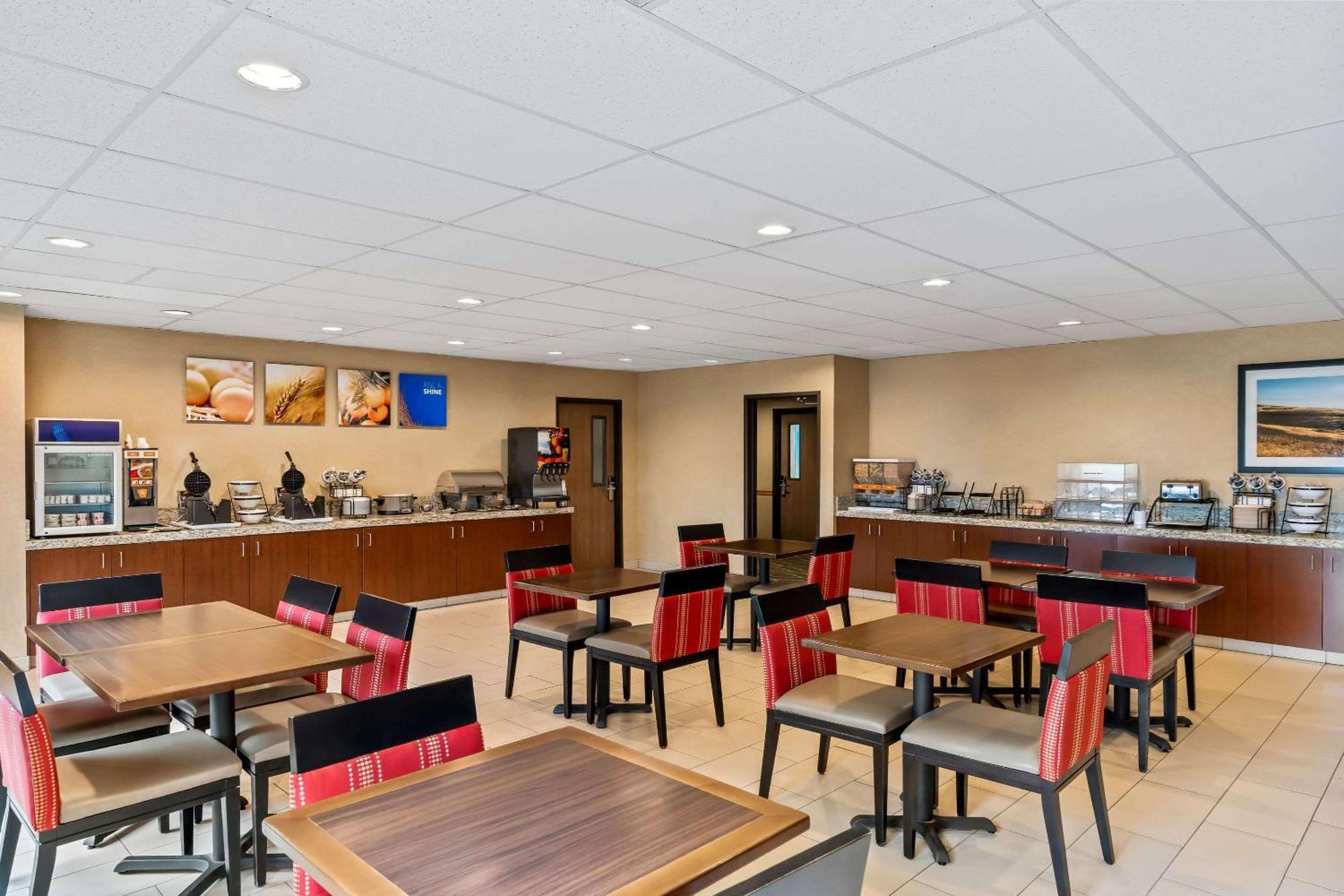 Comfort Inn & Suites Хермистон Экстерьер фото