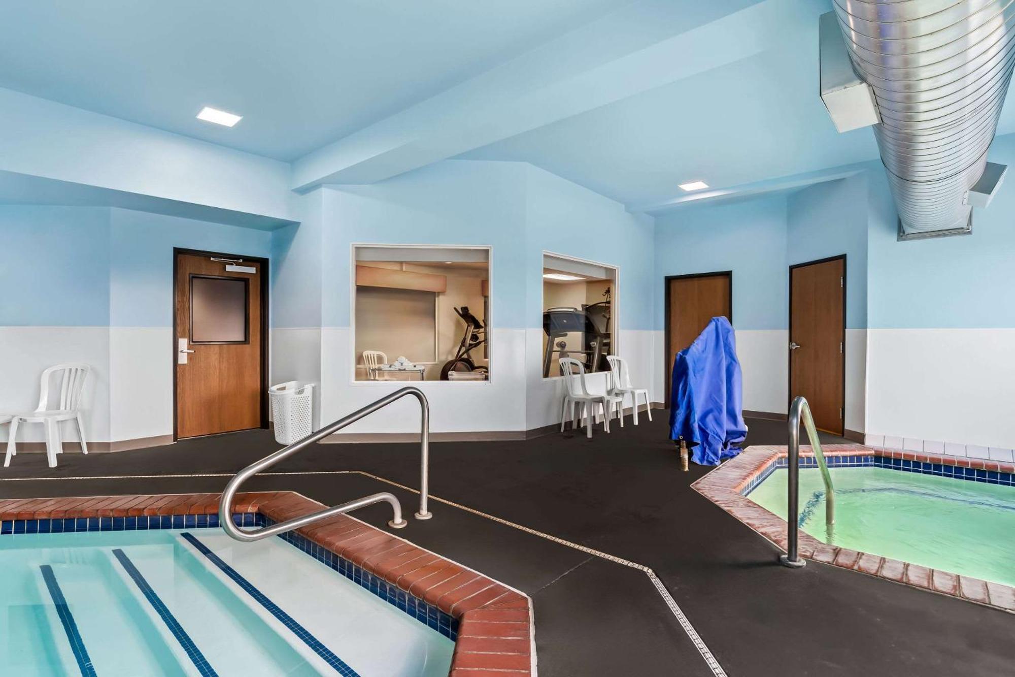 Comfort Inn & Suites Хермистон Экстерьер фото