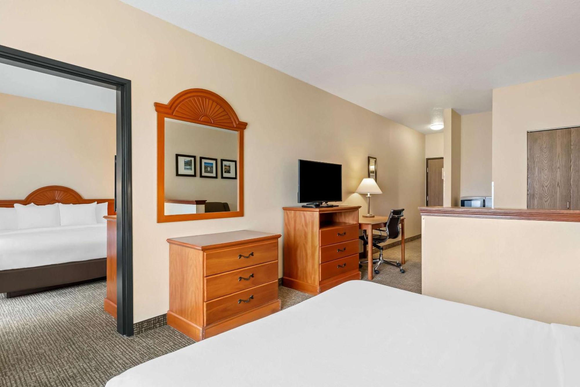 Comfort Inn & Suites Хермистон Экстерьер фото