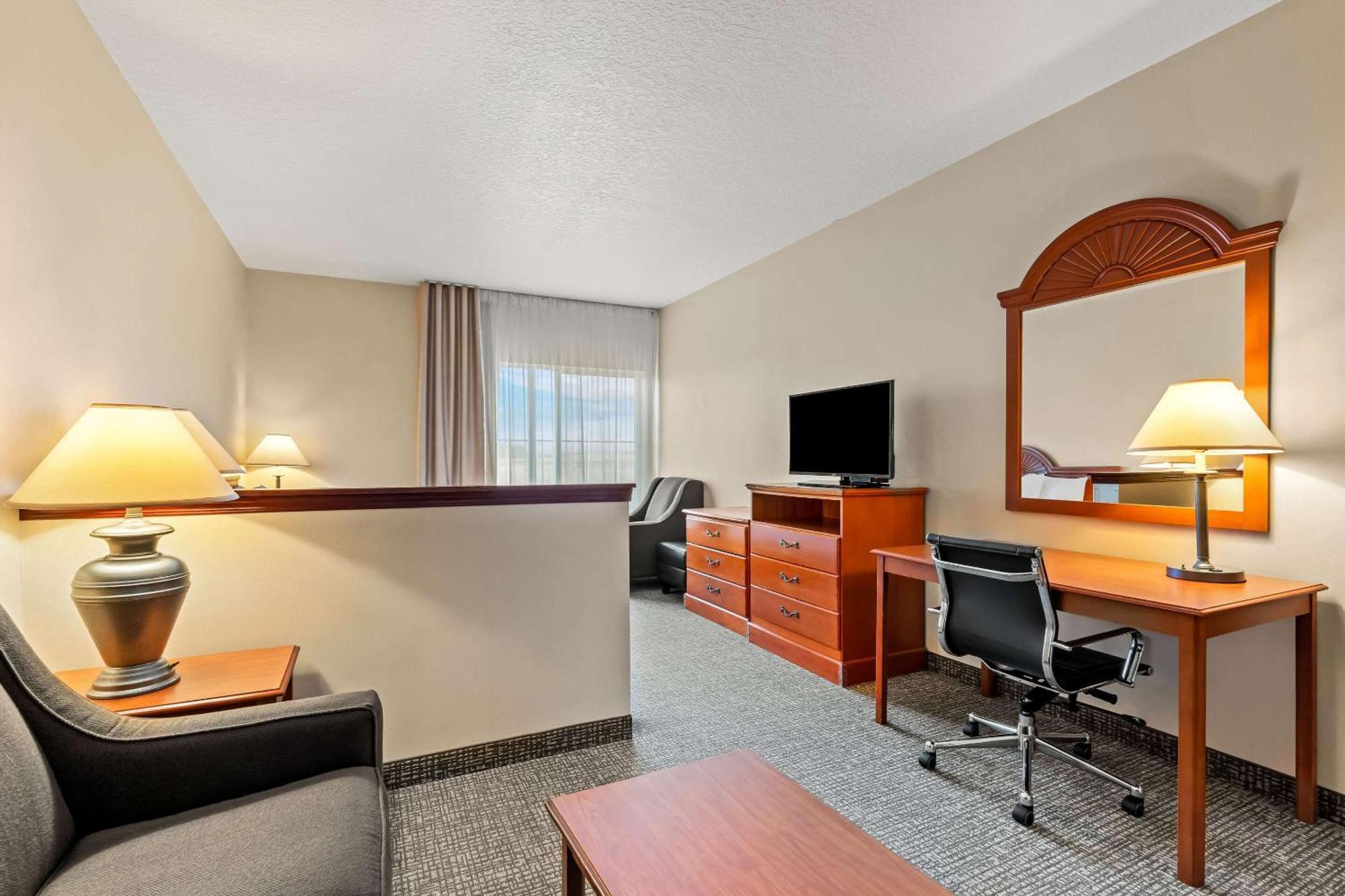 Comfort Inn & Suites Хермистон Экстерьер фото