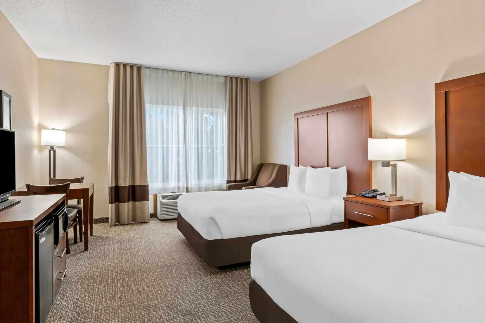 Comfort Inn & Suites Хермистон Экстерьер фото