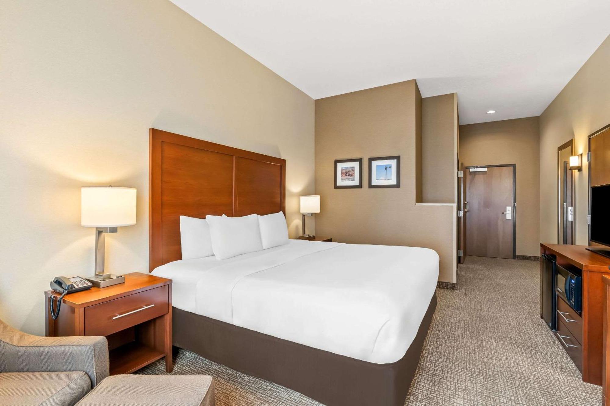 Comfort Inn & Suites Хермистон Экстерьер фото