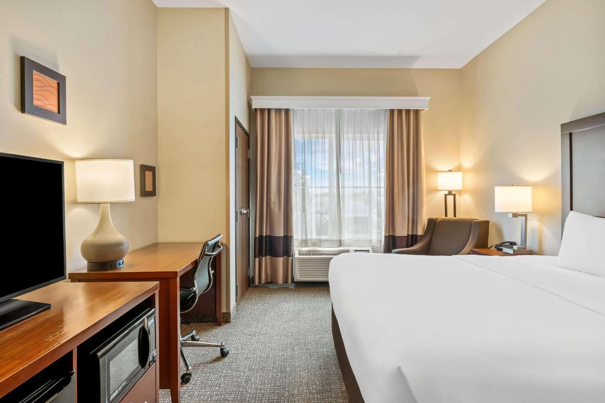 Comfort Inn & Suites Хермистон Экстерьер фото