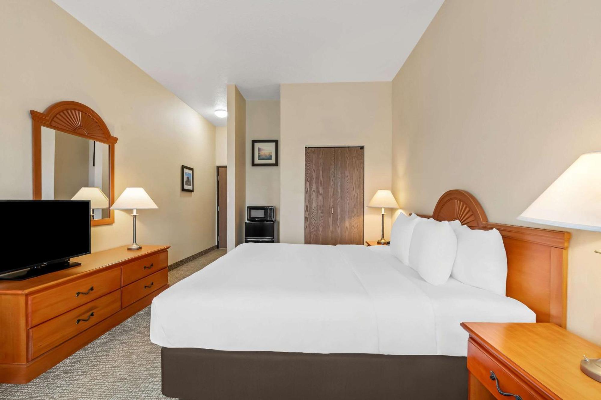 Comfort Inn & Suites Хермистон Экстерьер фото