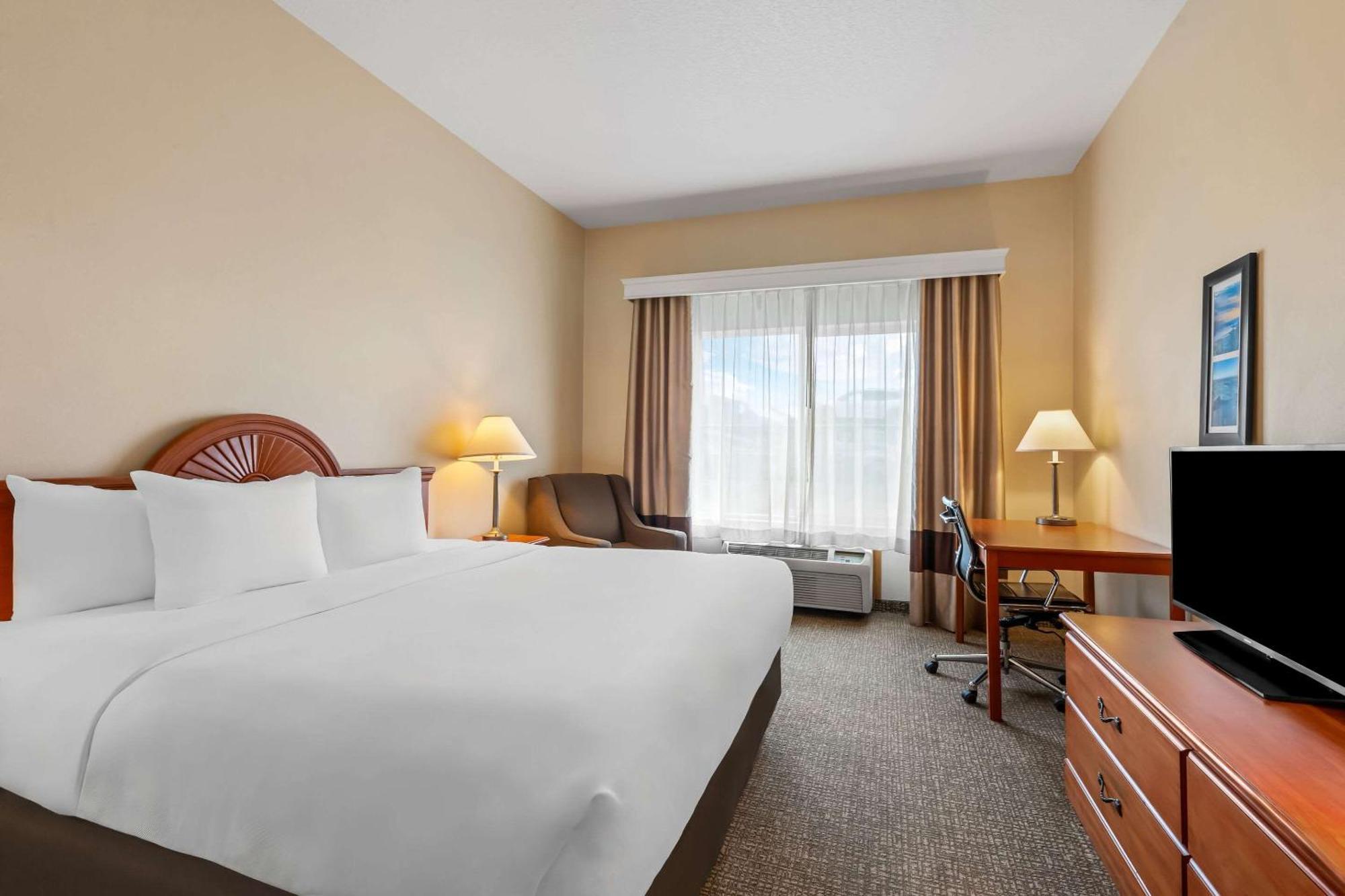 Comfort Inn & Suites Хермистон Экстерьер фото