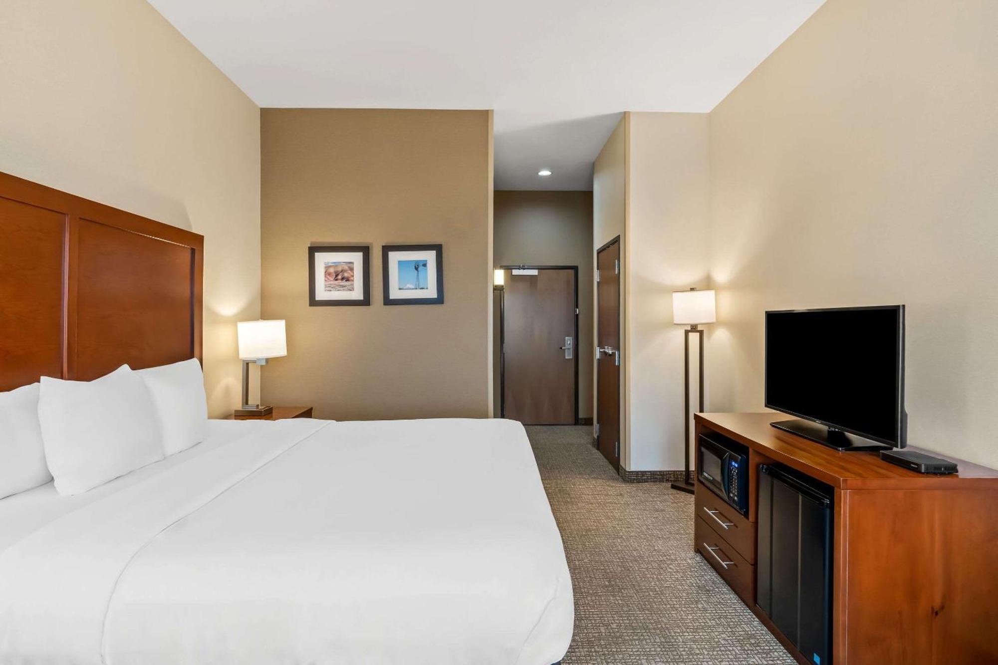 Comfort Inn & Suites Хермистон Экстерьер фото