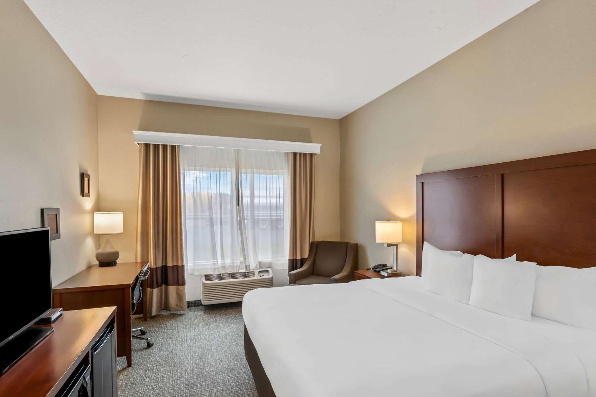 Comfort Inn & Suites Хермистон Экстерьер фото