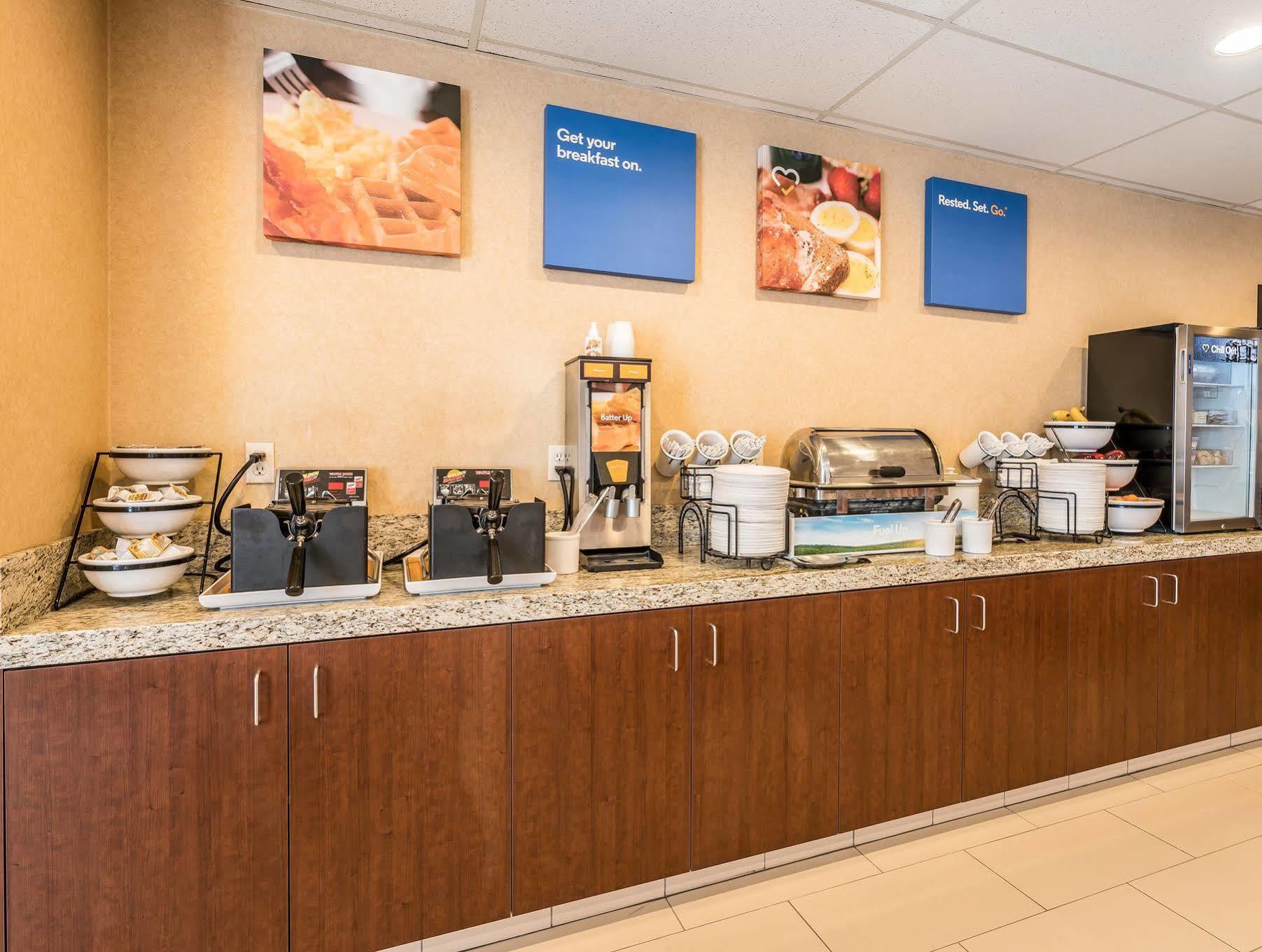 Comfort Inn & Suites Хермистон Экстерьер фото